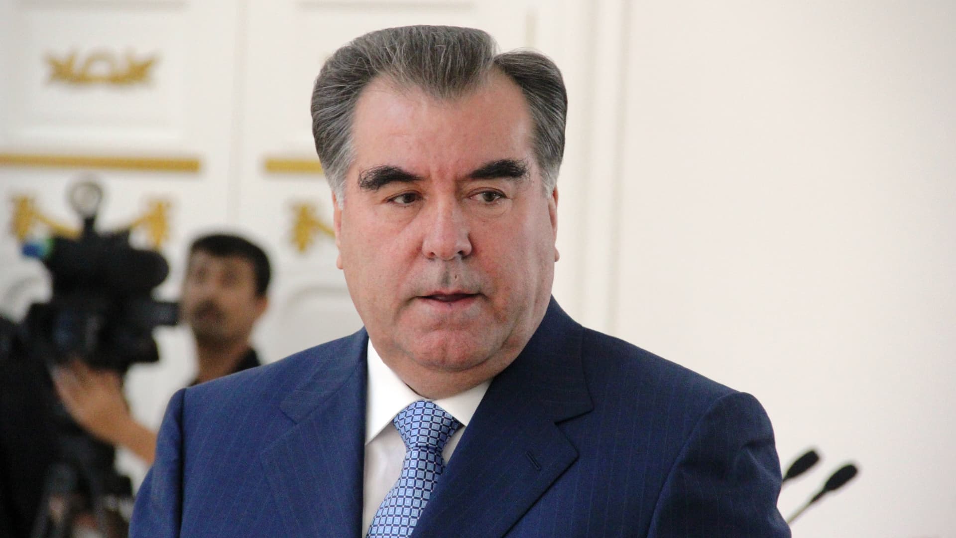 Президент Таджикистана в Яване и Хуросоне открыл новые предприятия, школы и объекты инфраструктуры